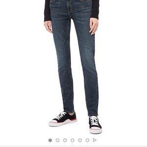 Calvin Klein mid-rise skinny jeans. 30x30. GUC.